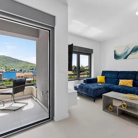 Lux Maris Apartment *